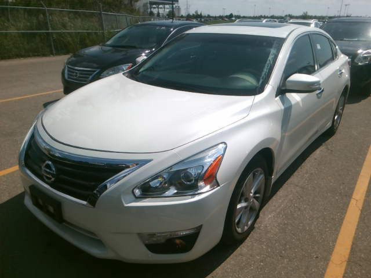 Used 2013 Nissan Altima 2.5 SL for sale in St Catharines, ON