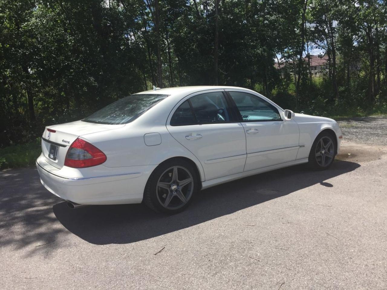 643527