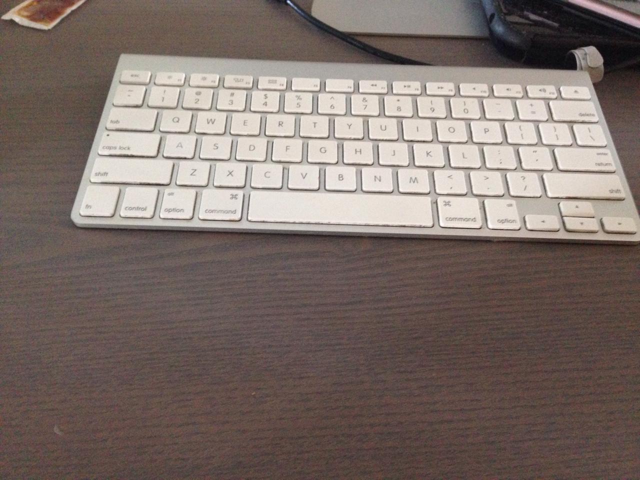 643537