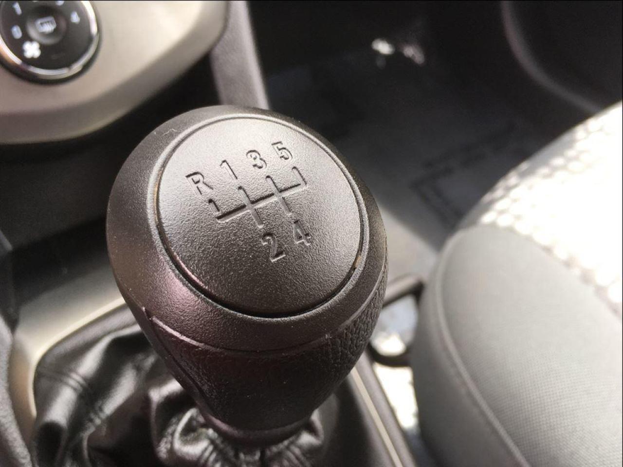 643637