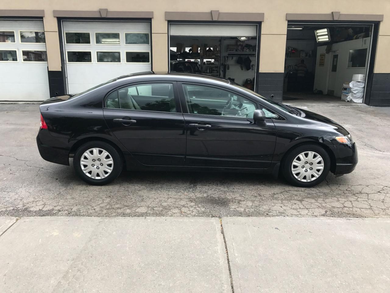643694.11256285