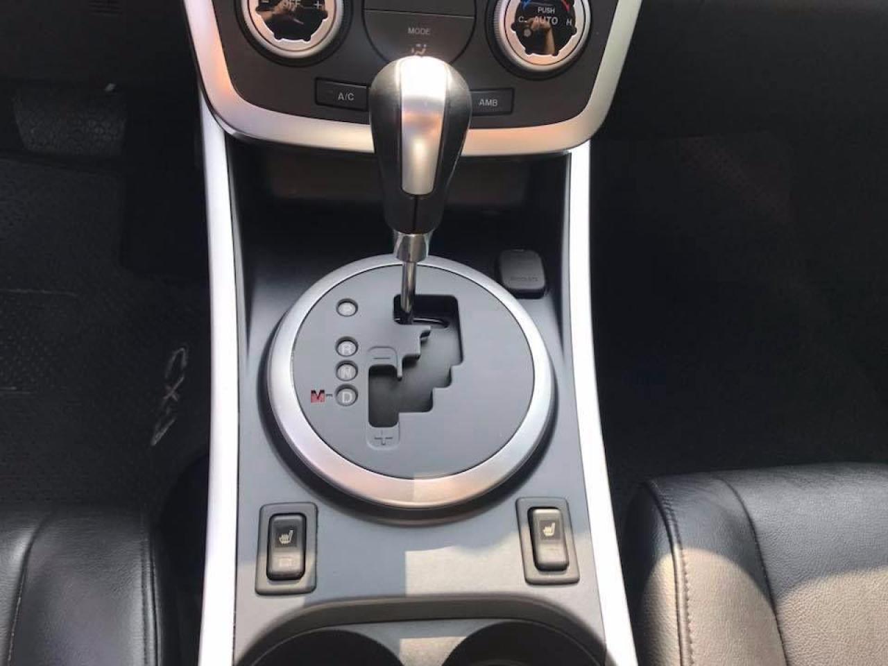 643698