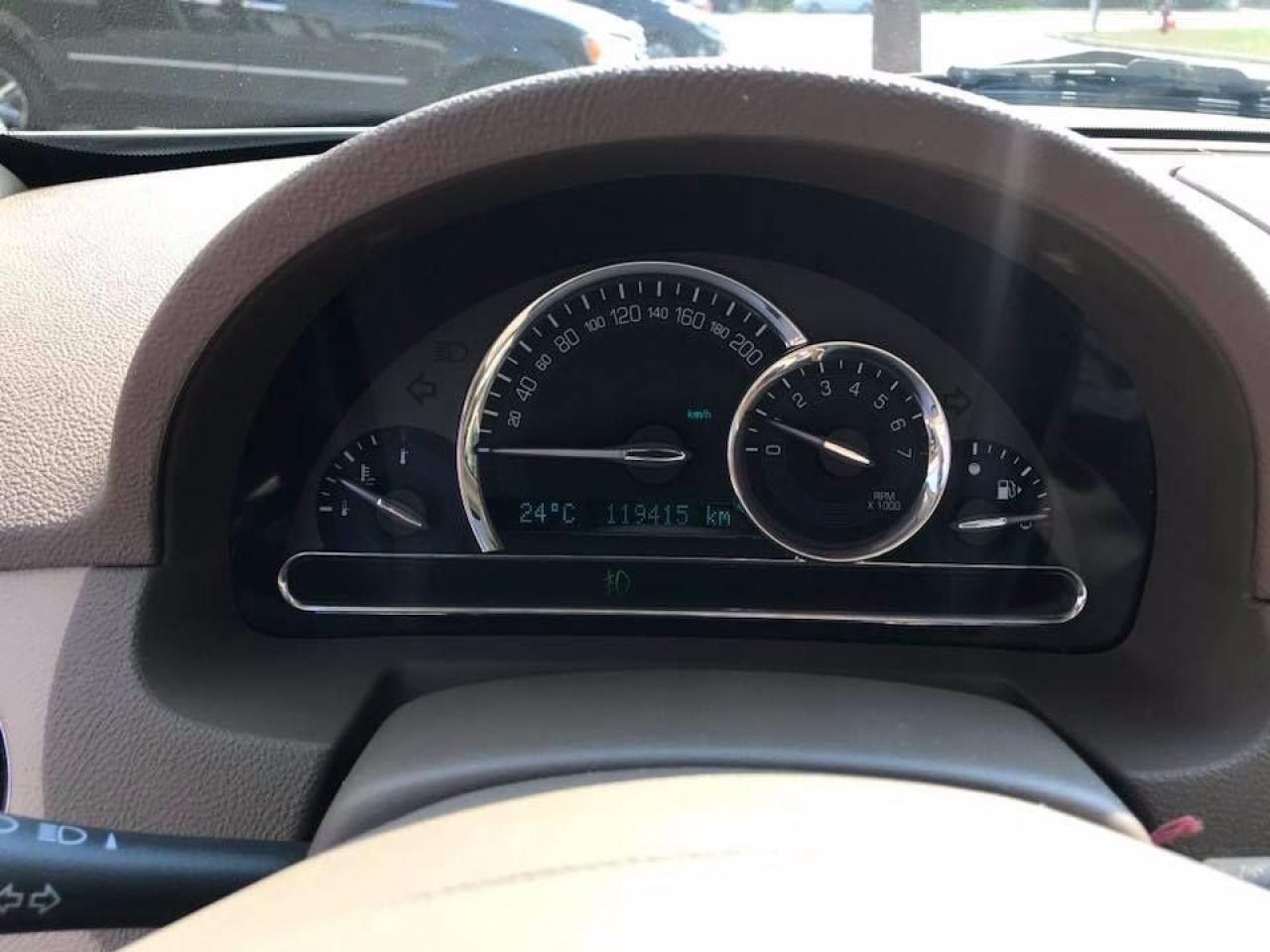 643700