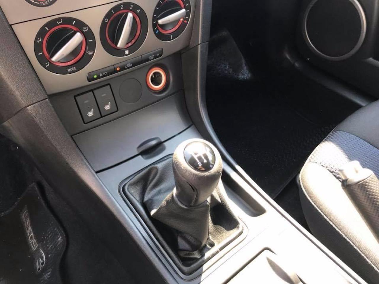 643702