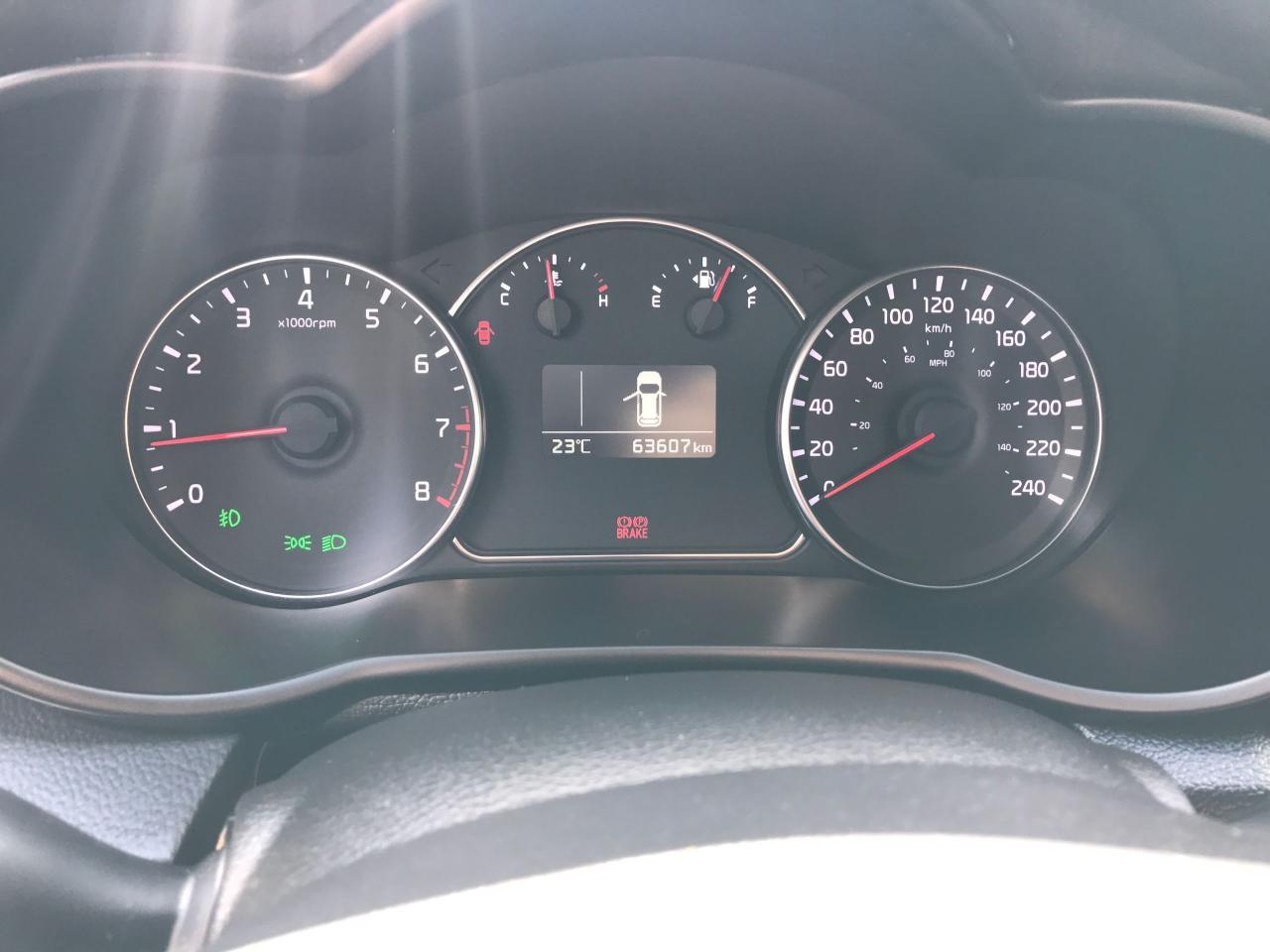 643703