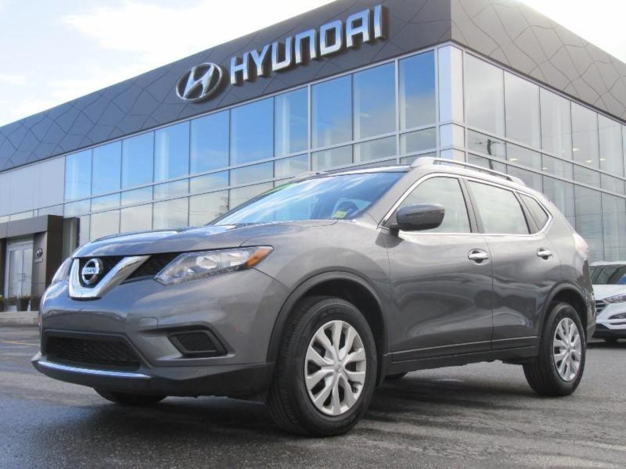 Used 2016 Nissan Rogue S for sale in Mississauga, ON