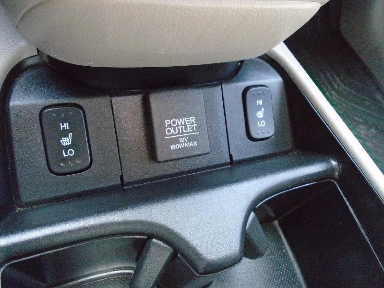 643737