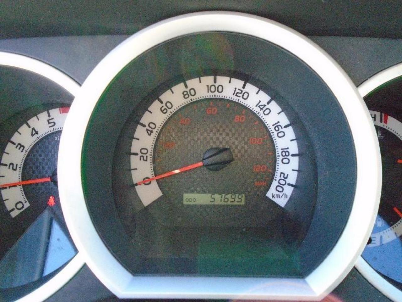 643739