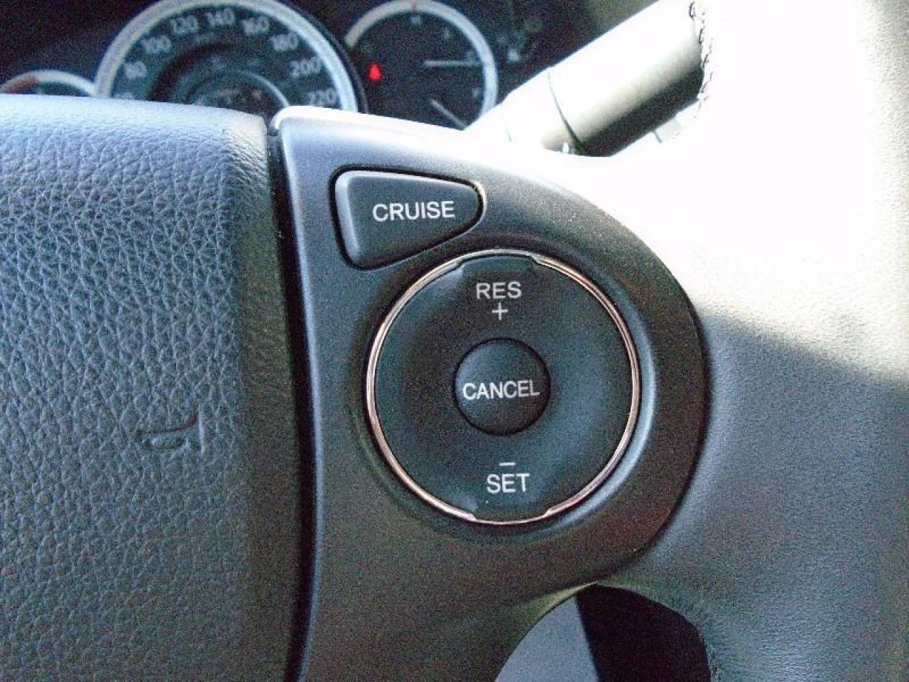 643749