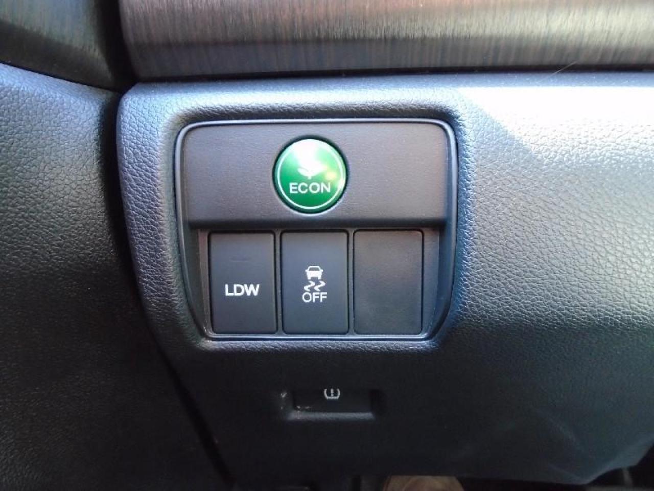 643749