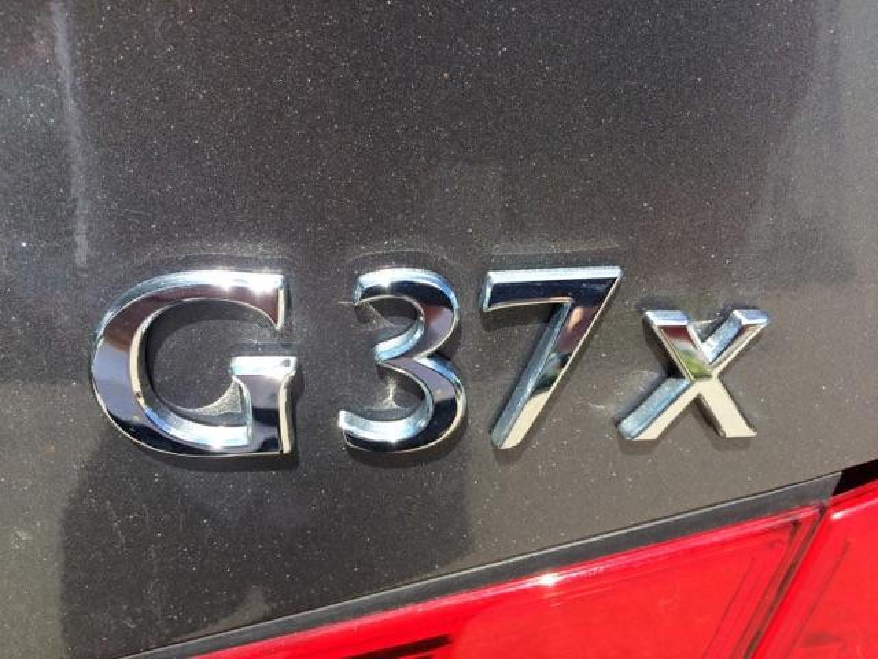643767