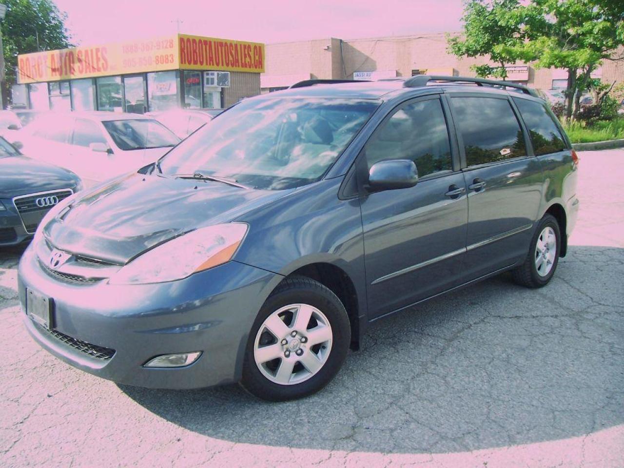 Used 2007 Toyota Sienna CE for sale in Kitchener, ON