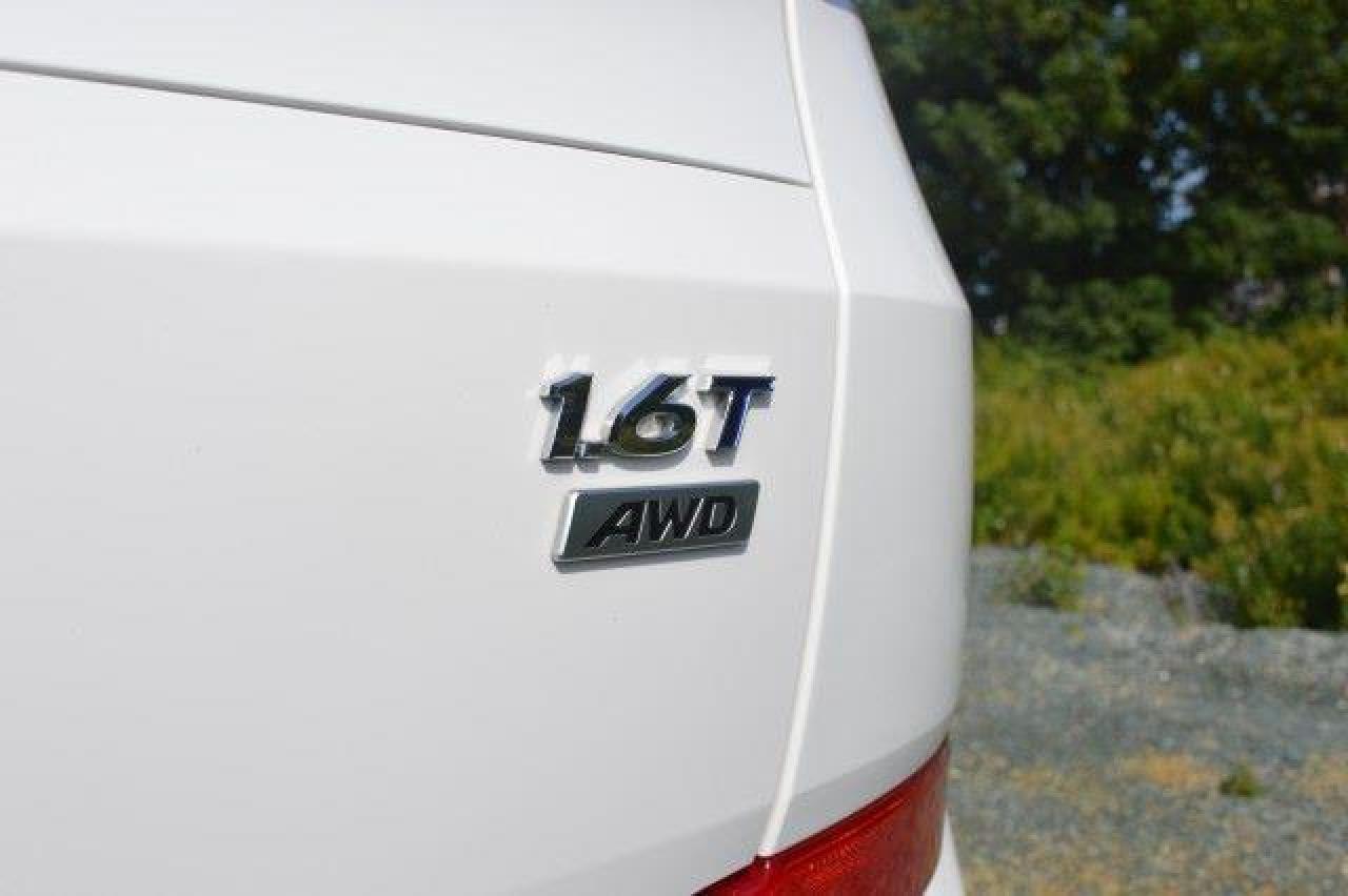 643898