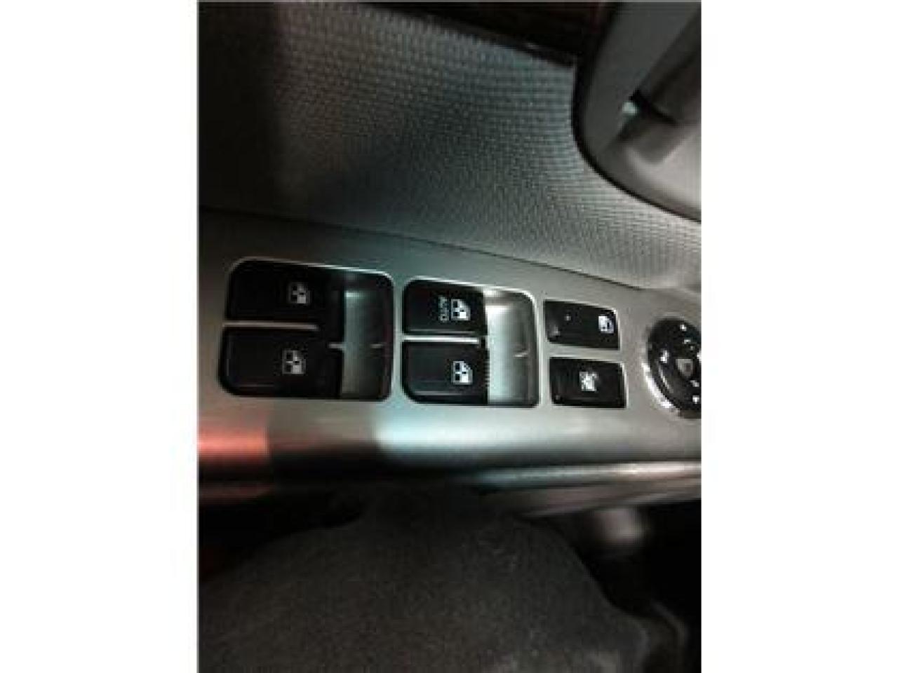 644303