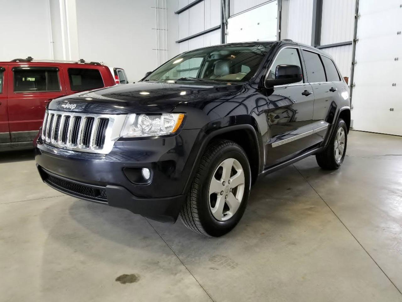 Used 2011 Jeep Grand Cherokee Laredo Cuir for sale in St-Eustache, QC