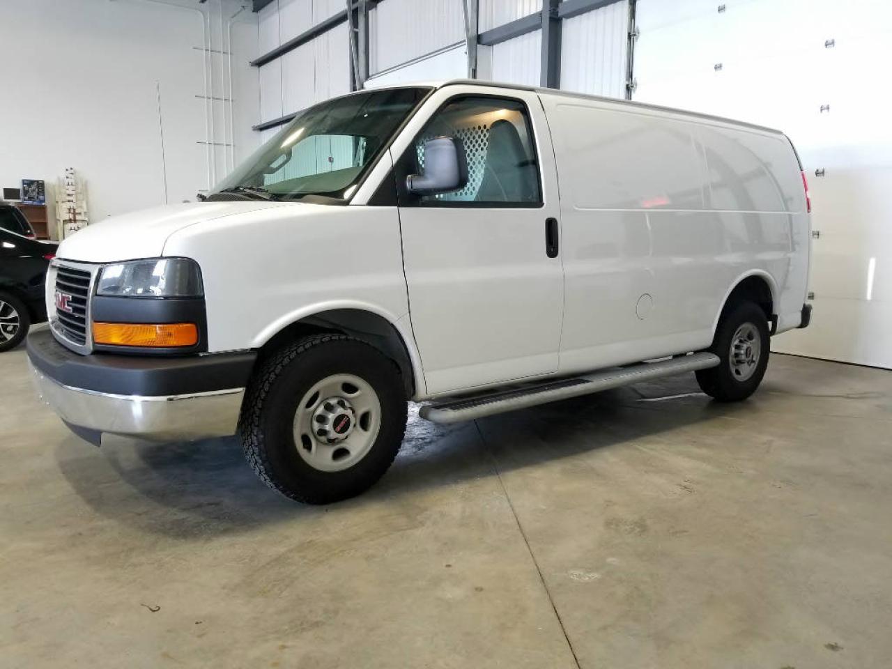 Used 2016 GMC SAVANA CARGO 2500 Cargo for sale in St-Eustache, QC