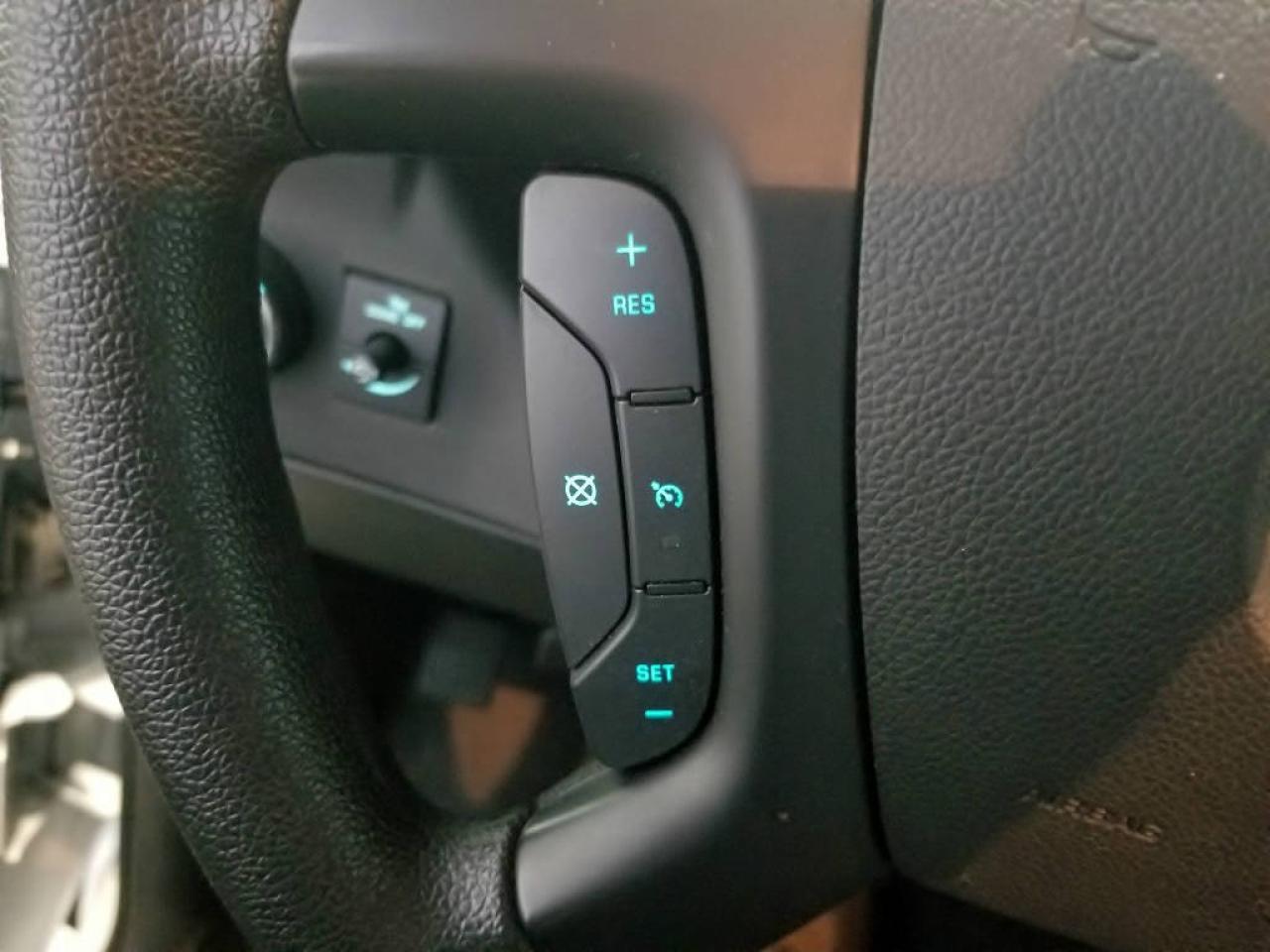 644738