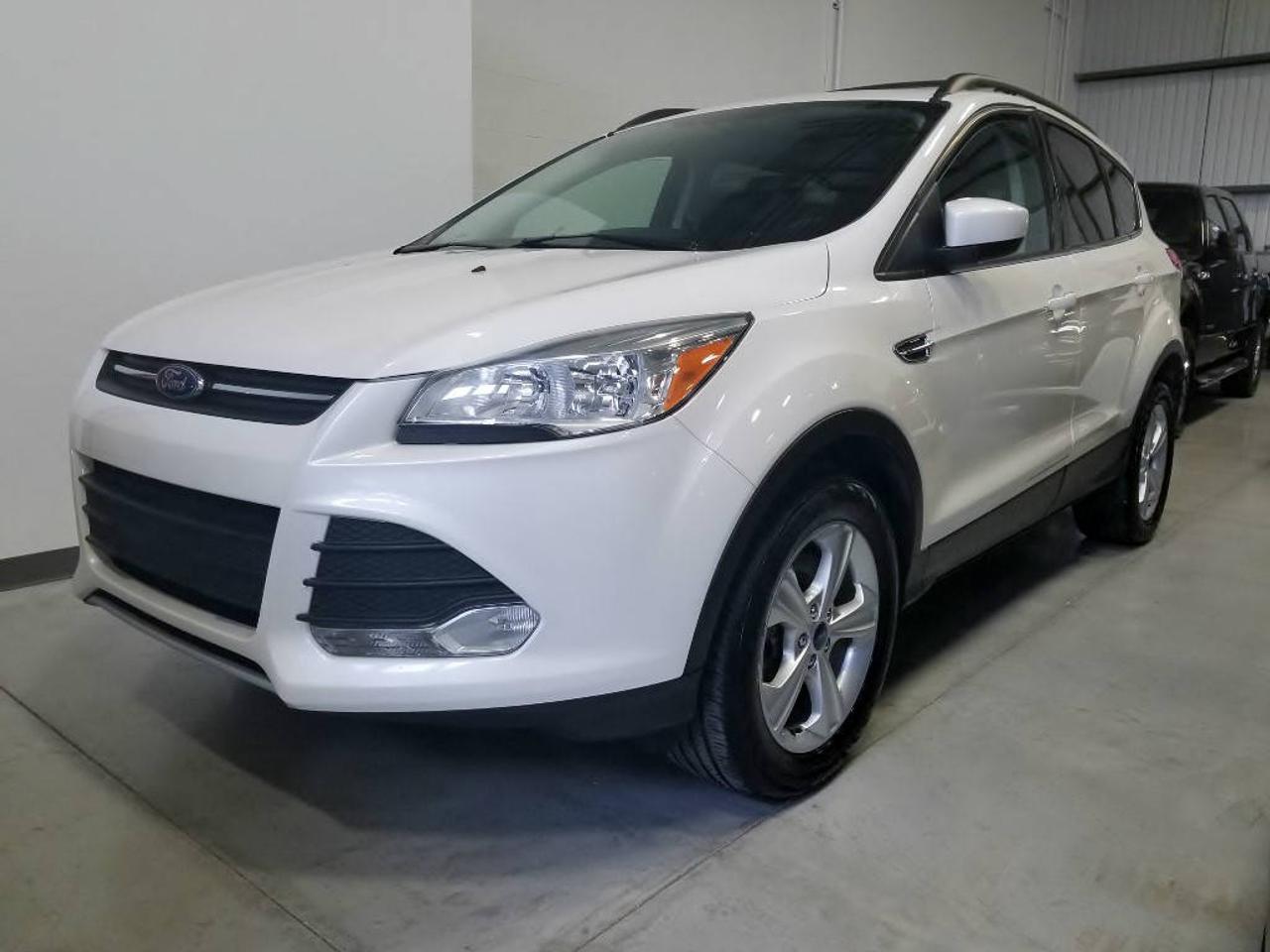 <a href=https://www.mdfautos.ca/occasion/Ford-Escape-2013.html>https://www.mdfautos.ca/occasion/Ford-Escape-2013.html</a>

Modèle SE Ecoboost - Traction intégrale - Air climatisé - Intérieur cuir - Navigation - Vitres et portes électriques - Sièges chauffants - Bluetooth - Régulateur de vitesse - Roues en alliage.

**** Appelez ou textez au 514-984-3584 pour céduler votre essai routier ****

** Véhicules doccasion à Saint-Eustache - Rive Nord ** 
** Aucune commission / Aucun frais administratifs ** 
** Financement 1è,2è,3è chance disponible ** 
** Salle de montre intérieure ** 
** Meilleurs prix - Échanges acceptés ** 
** Possibilité de commander votre véhicule **
** Infos 7 jrs au 514-984-3584 ( Appels ou textos ) **