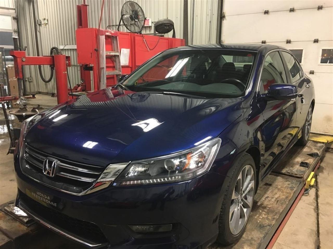 Used 2015 Honda Accord Sport for sale in Terrebonne, QC
