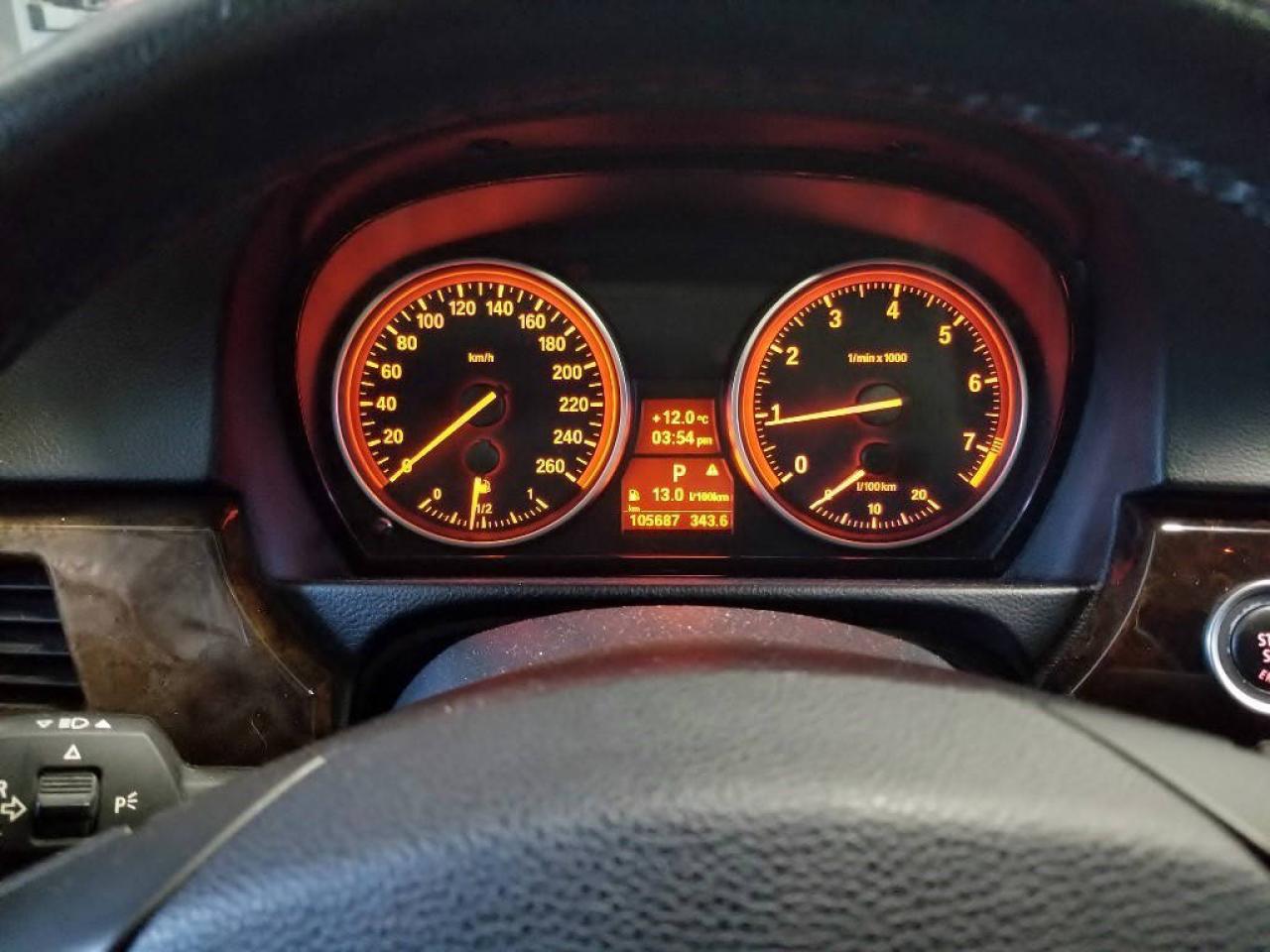 644887