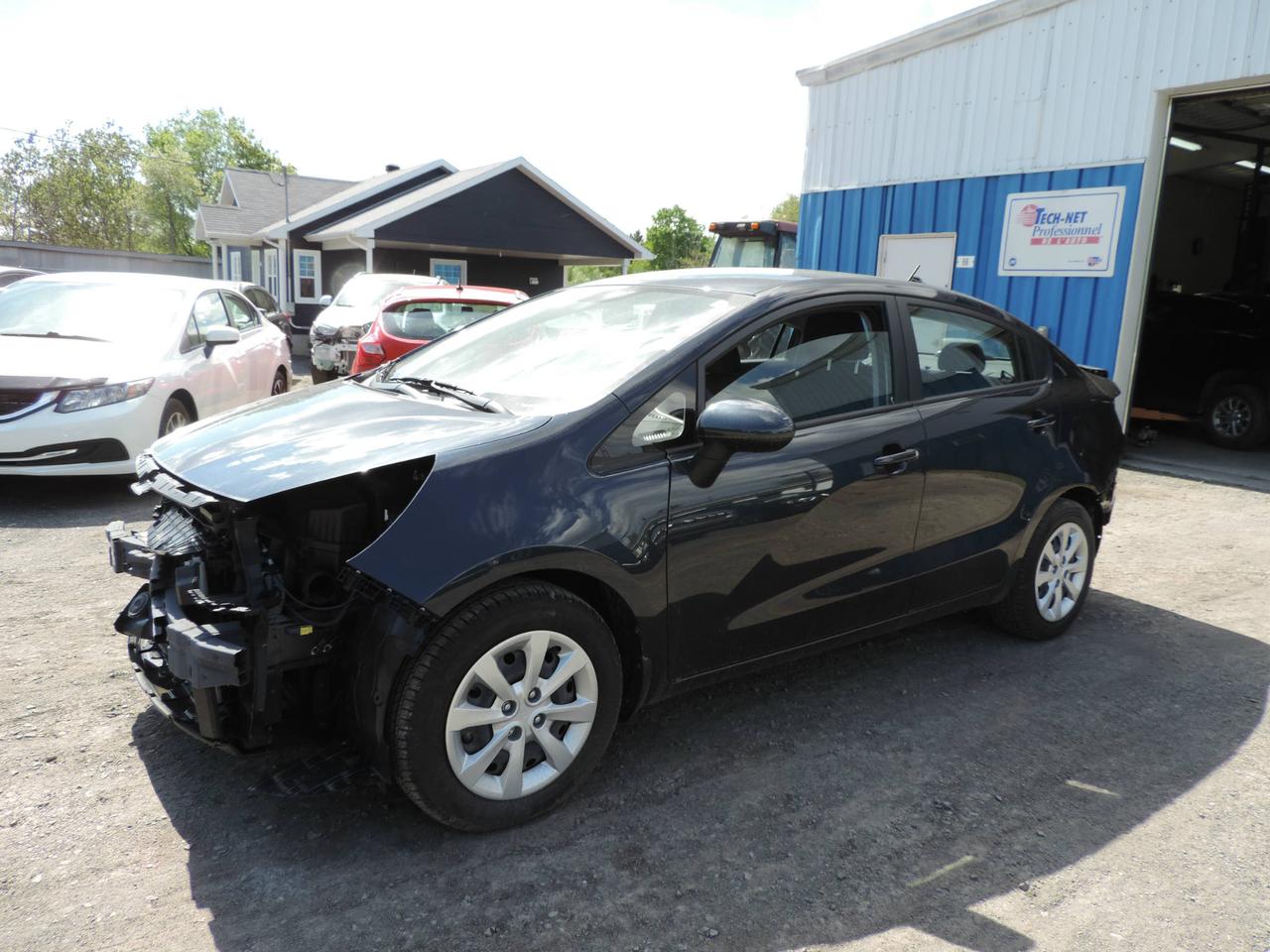 <a href=https://www.autoaubaine.com/Kia-Rio-c6577368.html>https://www.autoaubaine.com/Kia-Rio-c6577368.html</a>

Kia Rio LX Plus 2016, 4 638 Km, Automatique, Aire Climatisé, Régulateur de Vitesse, Véhicule Accidenté a lavant et arriérè Léger, Mention VGA, Aire Bags OK, Pare-Brise OK, Aile arrière Droit Bossé