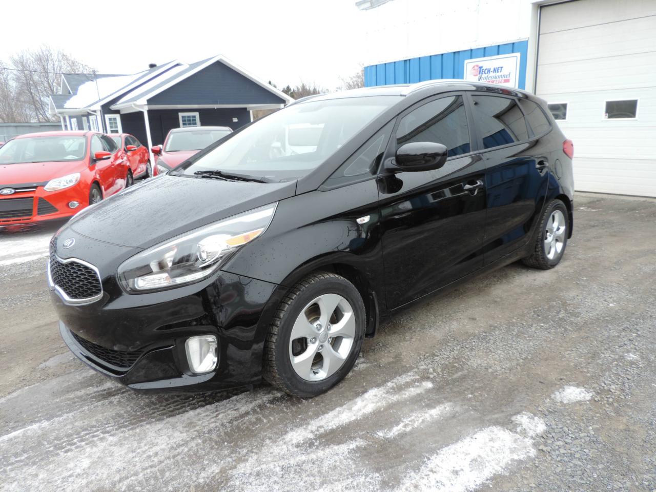 Used 2015 Kia Rondo LX familiale 4 portes BM for sale in St-Pierre-Les-Becquets, QC