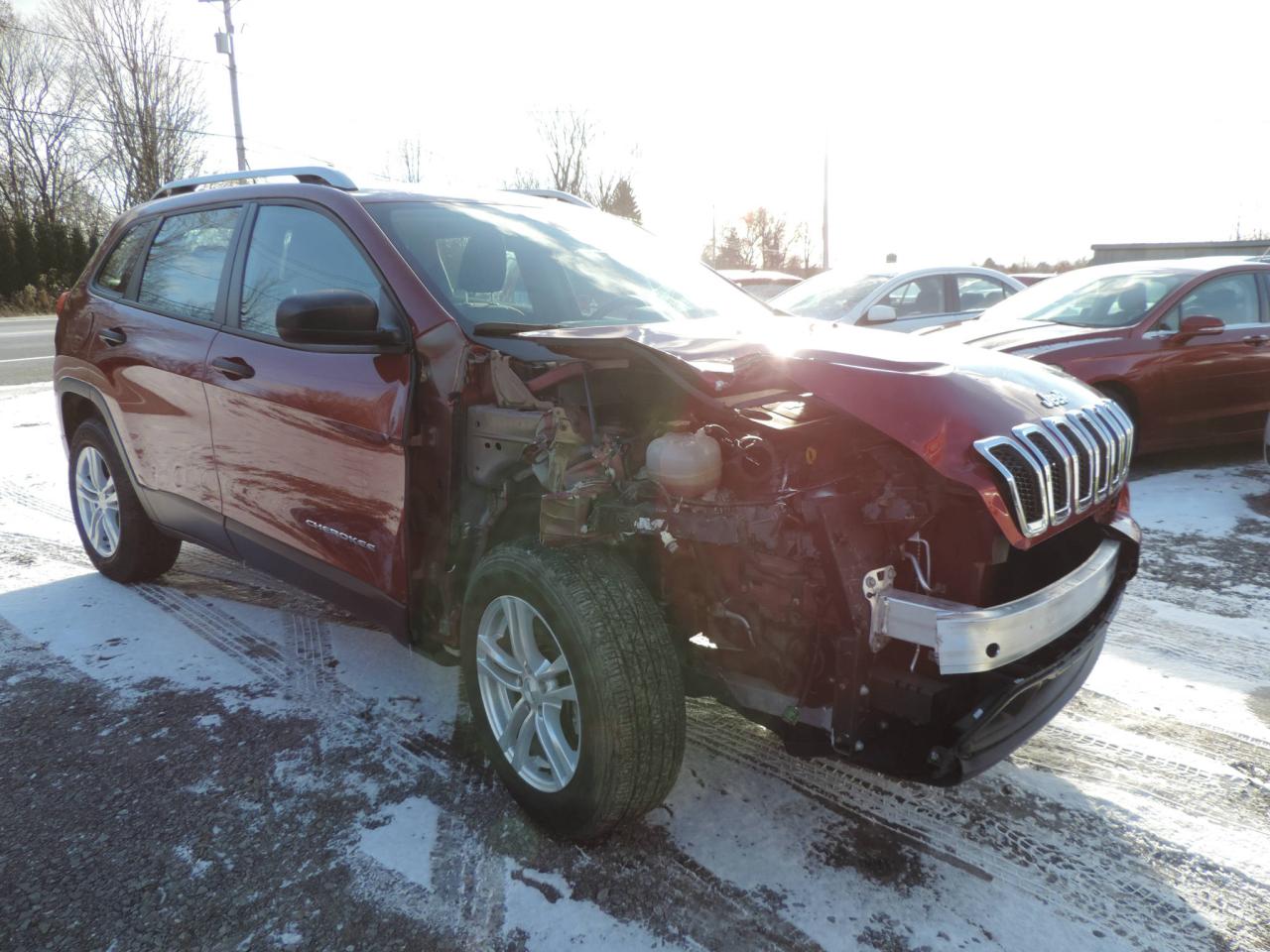 Used 2015 Jeep Cherokee 4 RM, 4 portes, Sport for sale in St-Pierre-Les-Becquets, QC