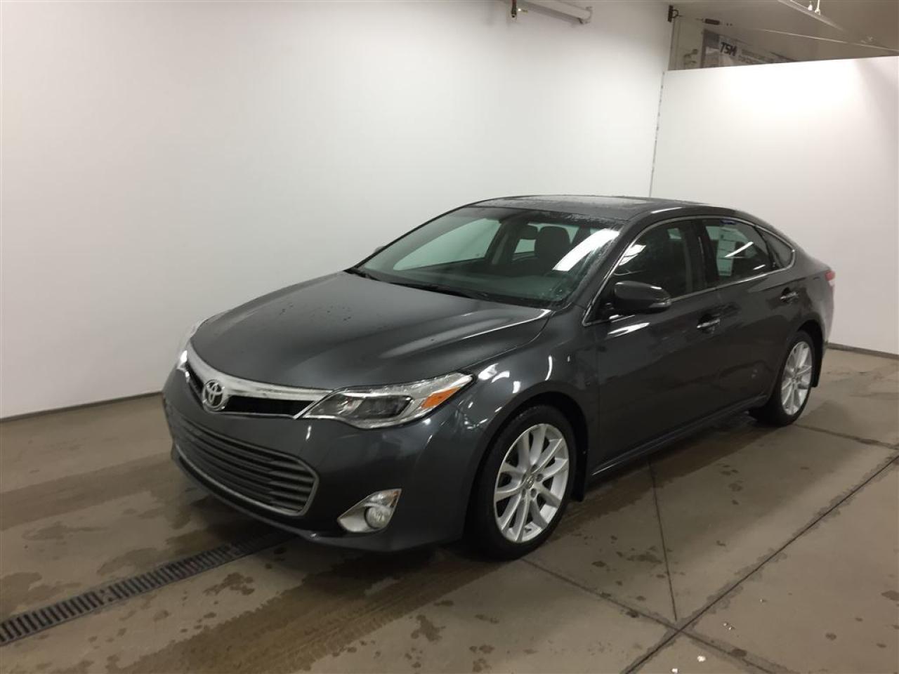 Used 2014 Toyota Avalon Ltd, Navigation for sale in St-Hubert, QC