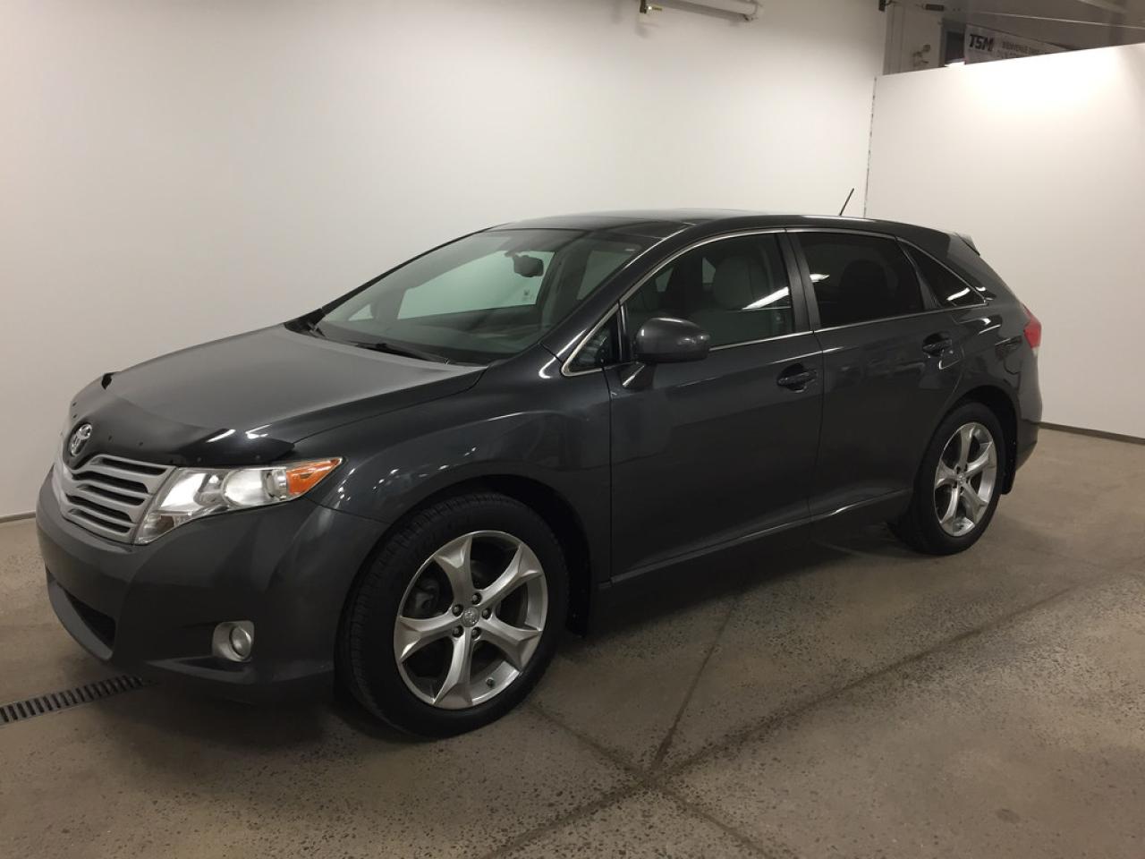 Used 2011 Toyota Venza Awd, V6, Toit Pano for sale in St-Hubert, QC