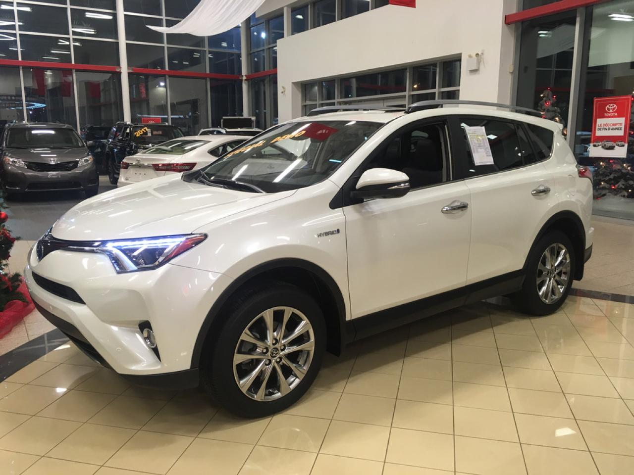 Used 2017 Toyota RAV4 Ltd Gr. Tech for sale in St-Hubert, QC