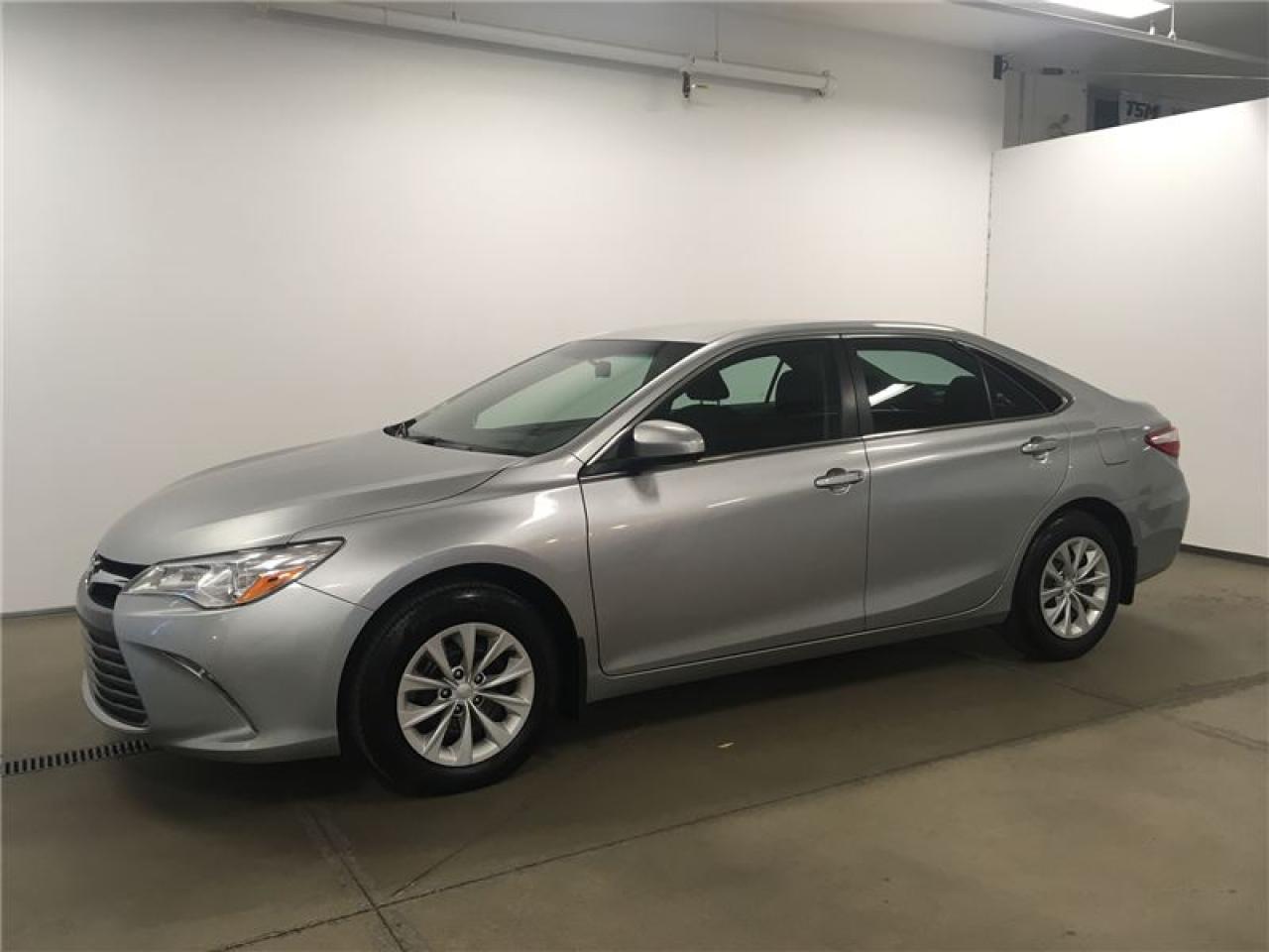 Used 2017 Toyota Camry Le, A/c, Caméra De for sale in St-Hubert, QC