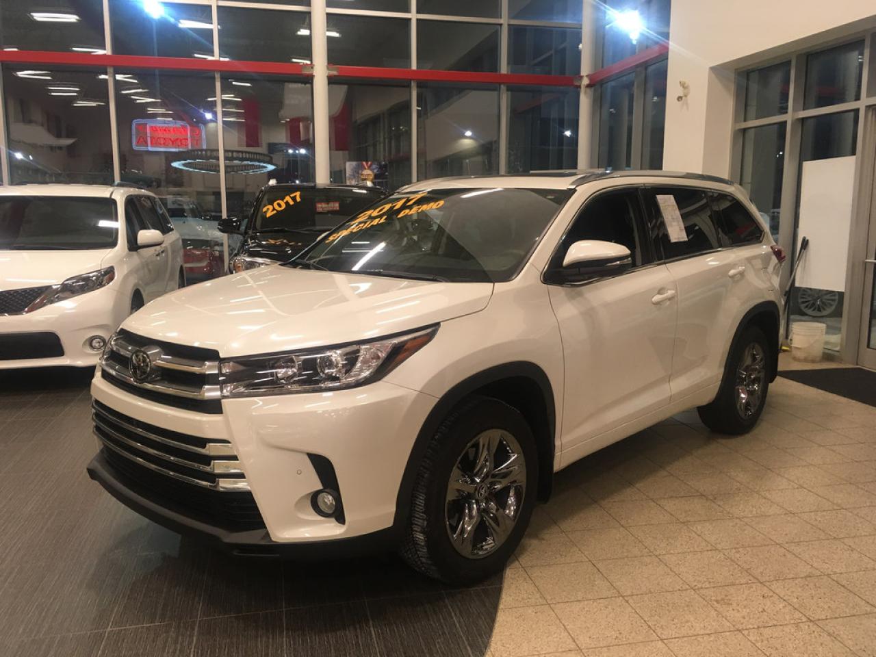 Used 2017 Toyota Highlander Ltd, Navigation for sale in St-Hubert, QC