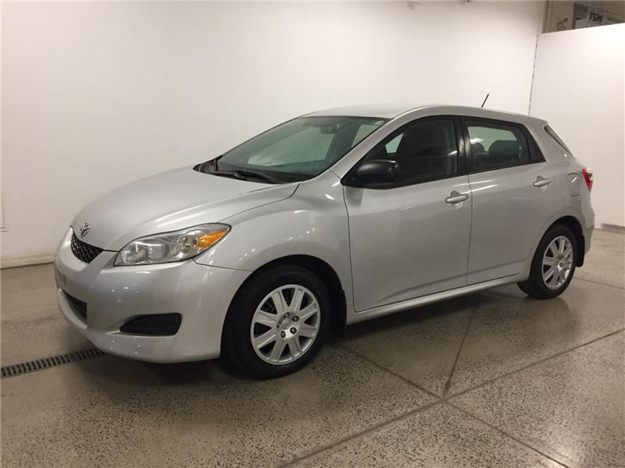 Used 2014 Toyota Matrix A/c, Cruise, Gr for sale in St-Hubert, QC