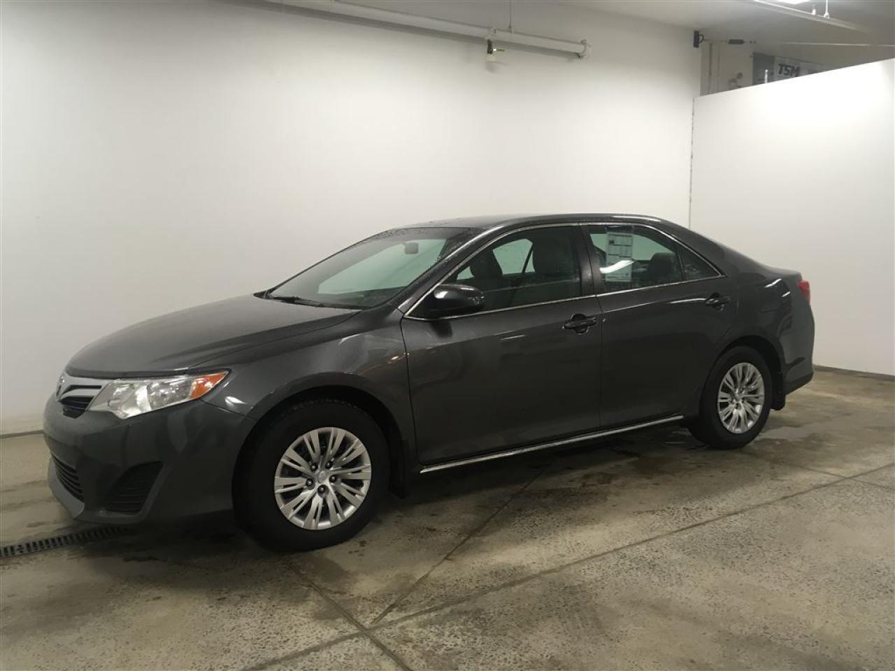 Used 2014 Toyota Camry Le, Caméra De Recul for sale in St-Hubert, QC
