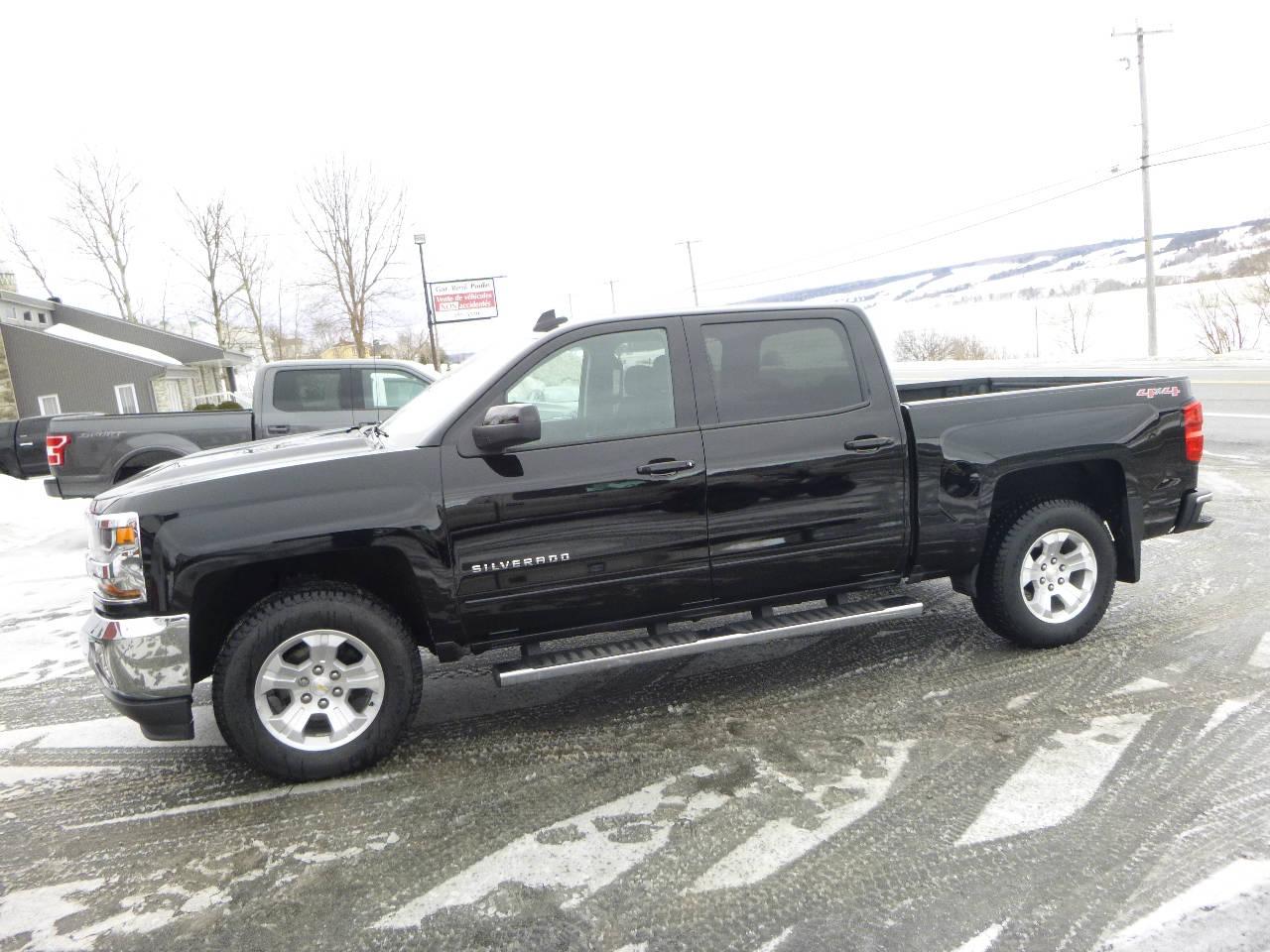 Used 2017 Chevrolet Silverado 1500 LT cabine multiplace 143,5 po 4RM avec 1 for sale in St-Joseph-de-Beauce, QC