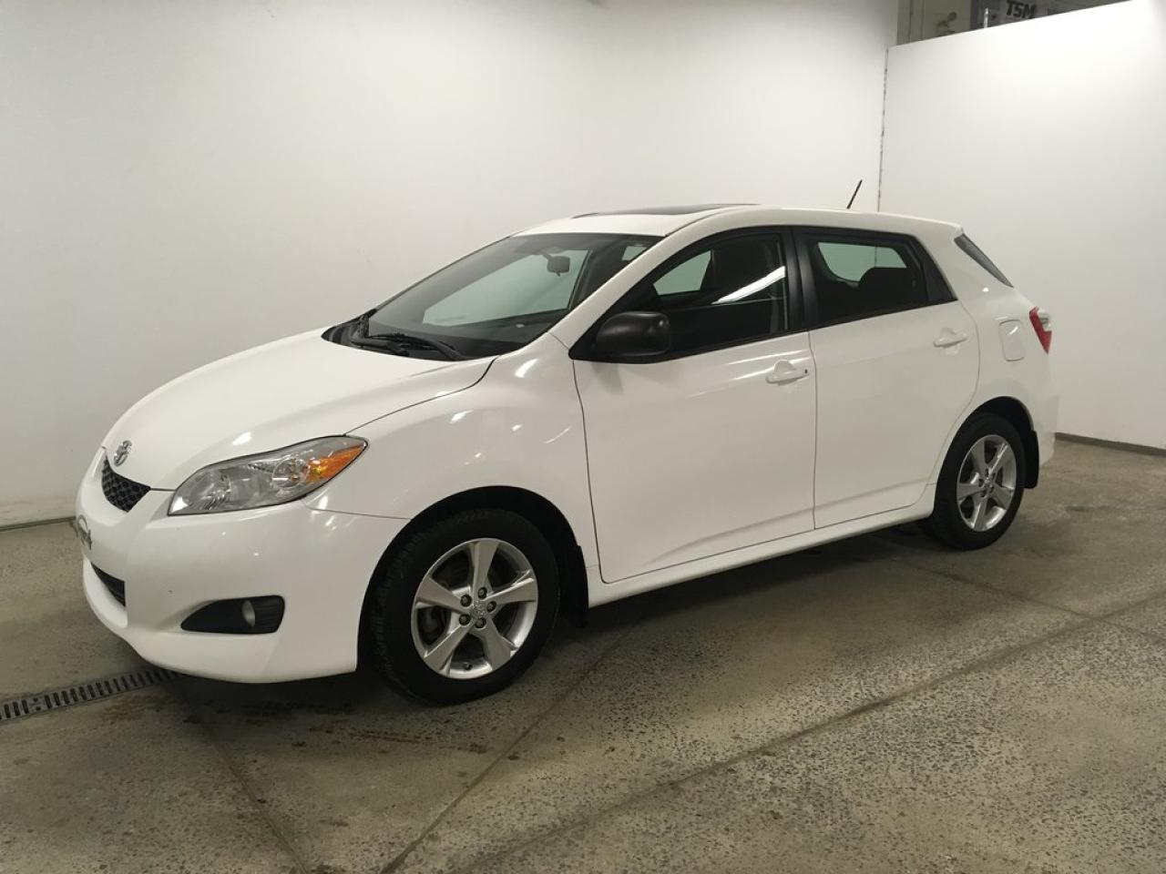 Used 2013 Toyota Matrix Touring, T.ouvrant for sale in St-Hubert, QC