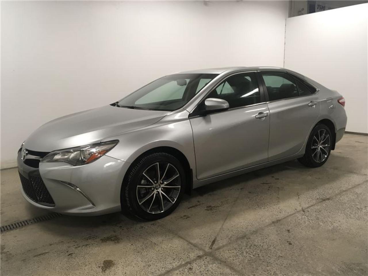 Used 2016 Toyota Camry Xse, T.ouvrant for sale in St-Hubert, QC