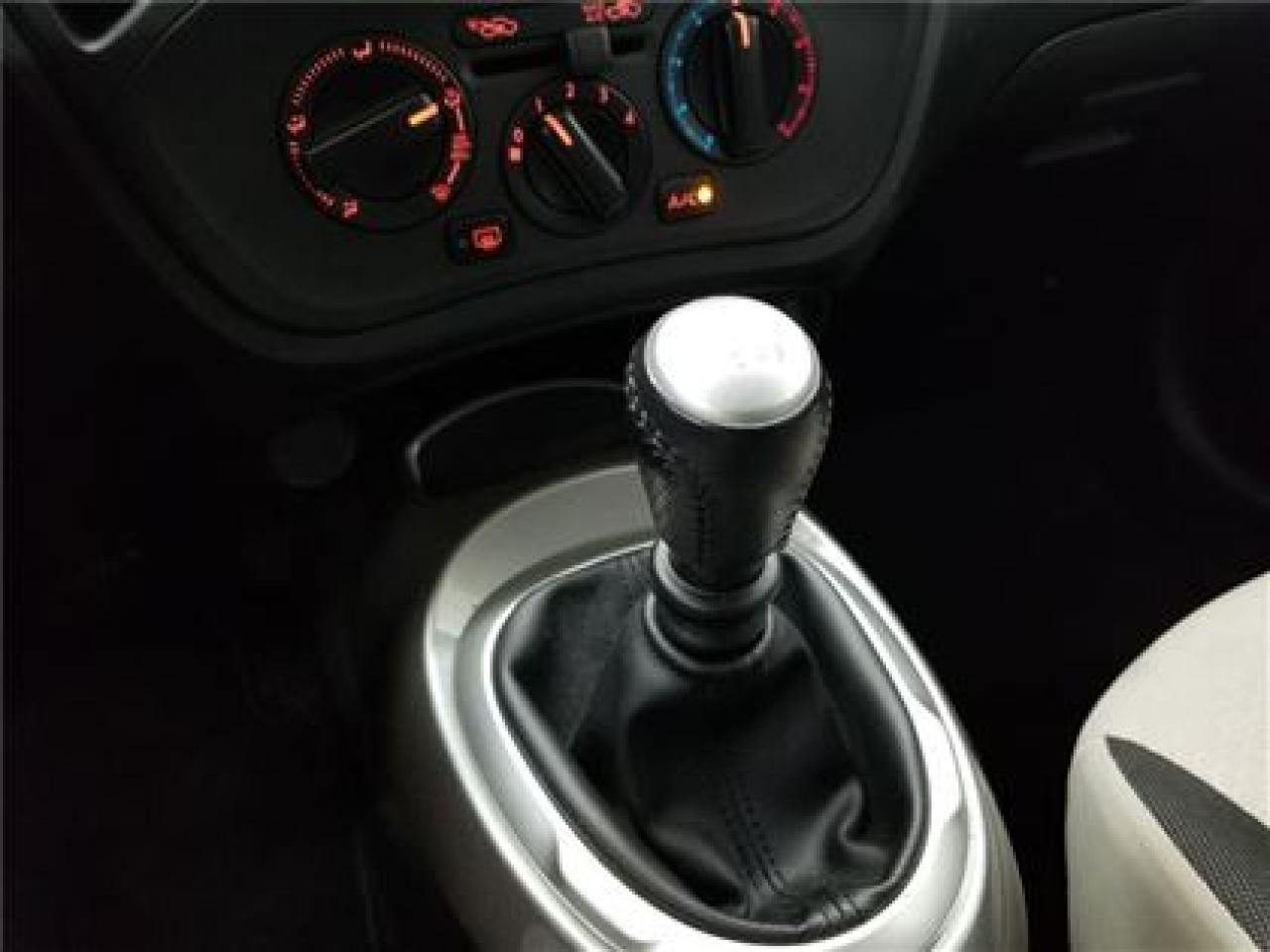 645696