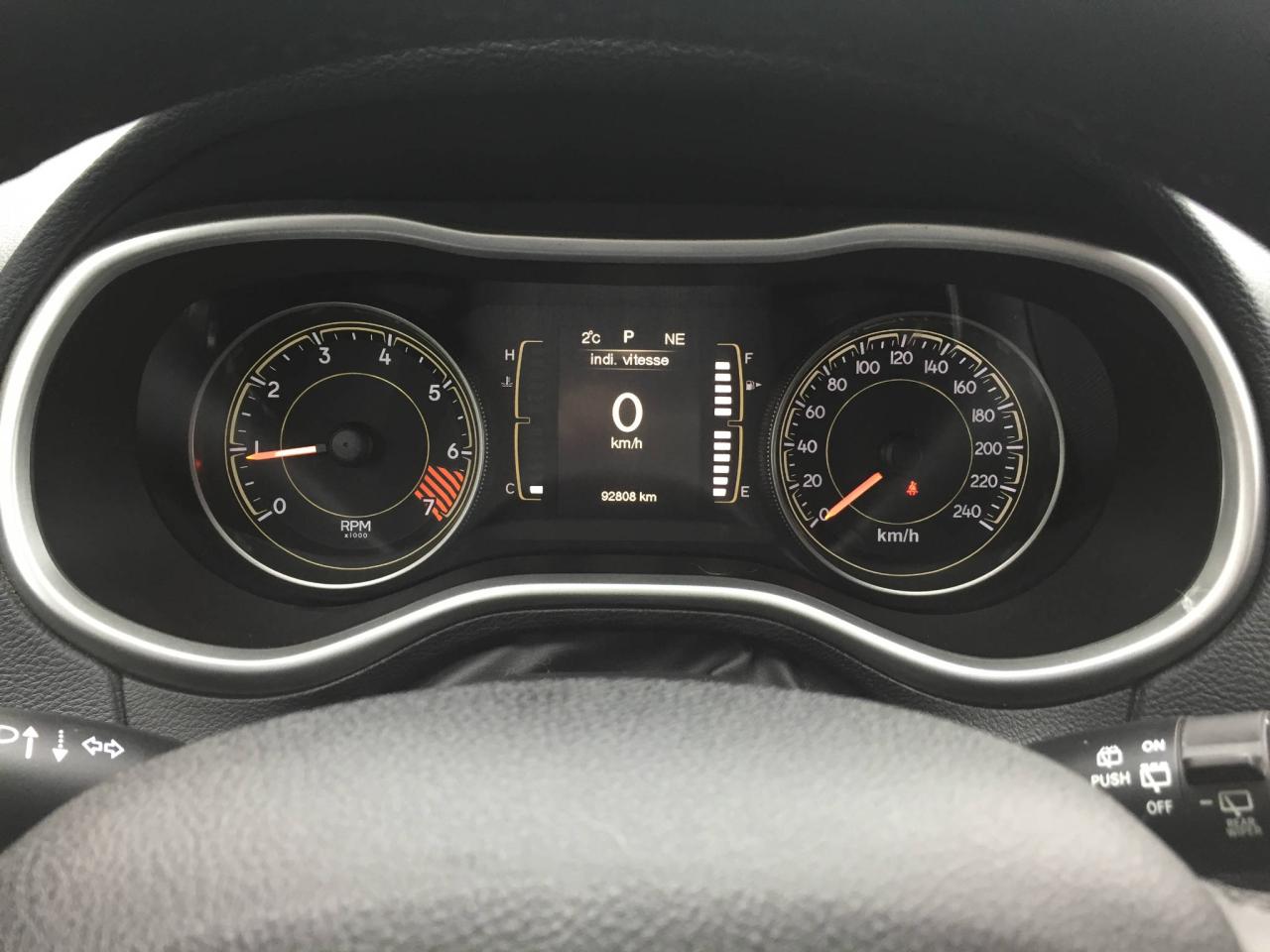645700