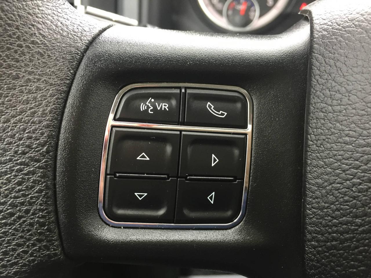 645783