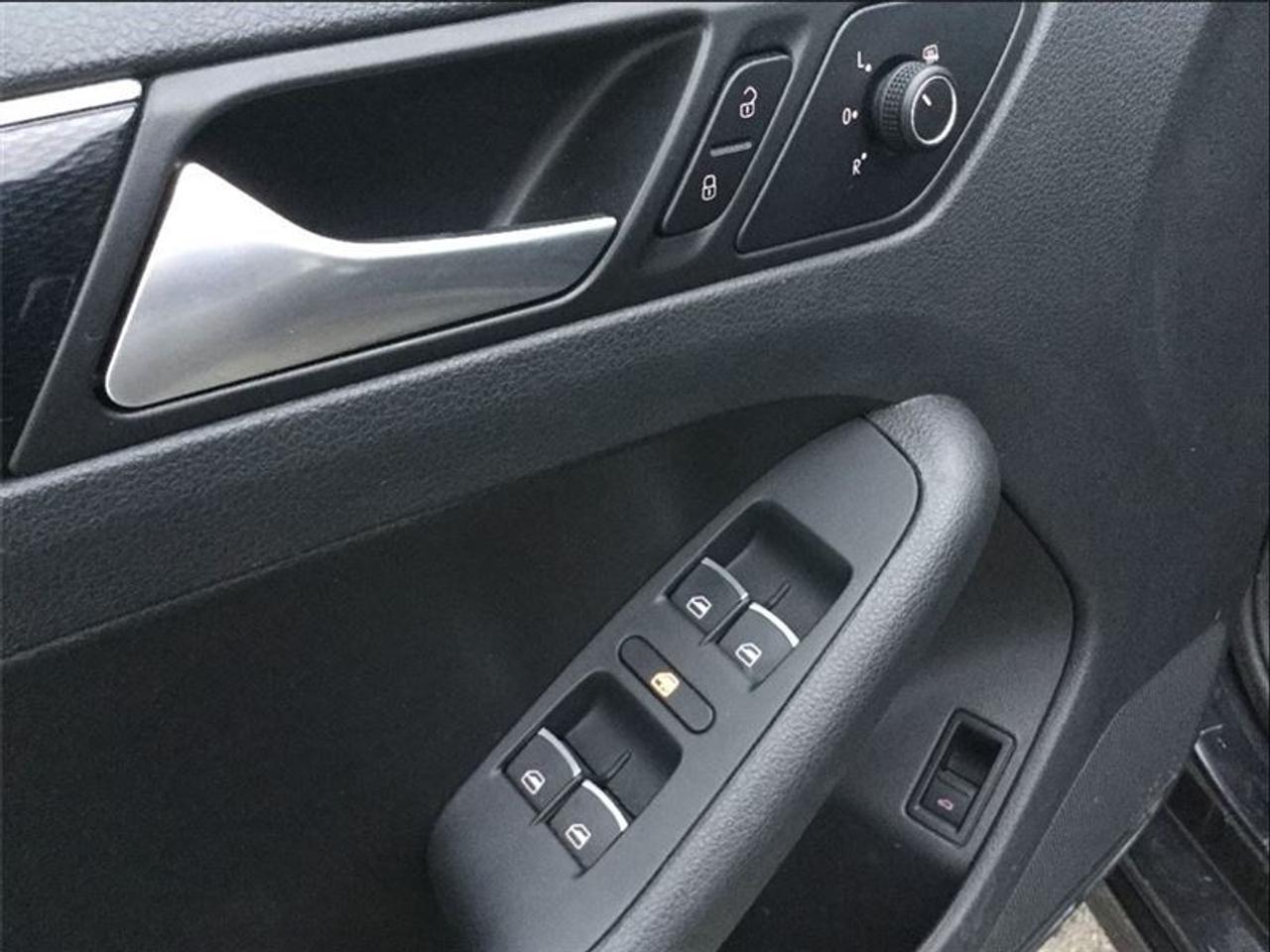 645786.11289022