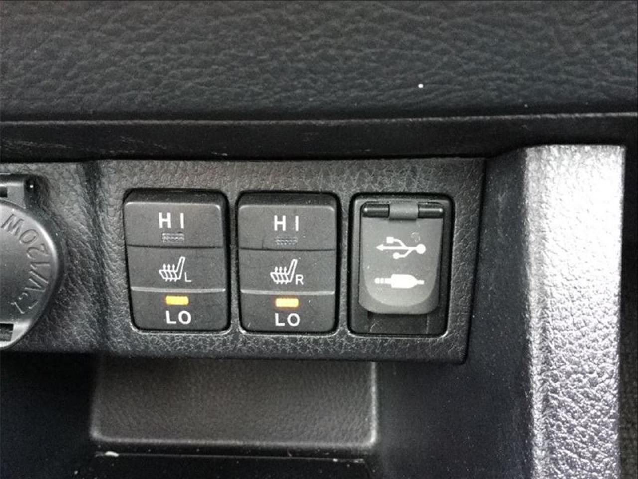 645877