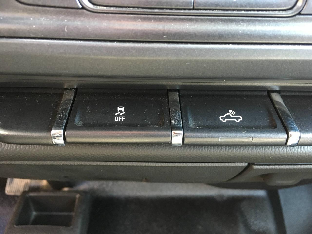 645890