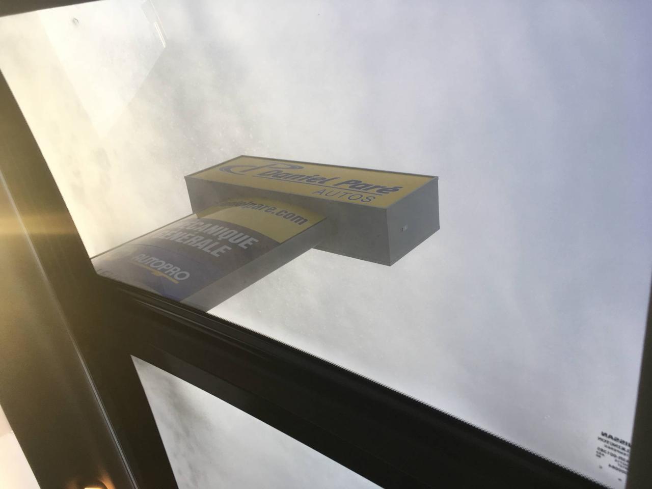 645943