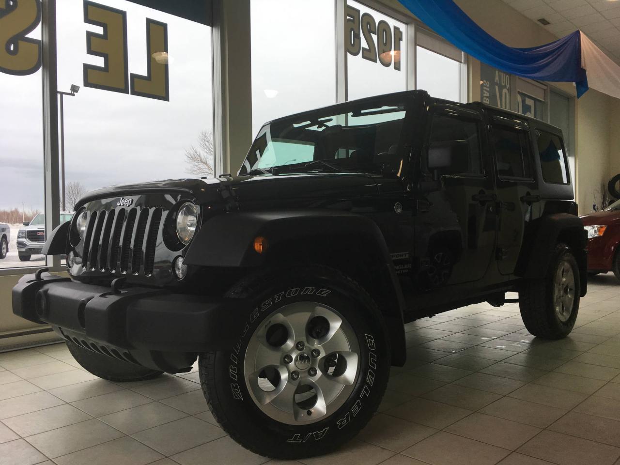 Used 2014 Jeep Wrangler 4X4 UNLIMITEDSPORT 3.6L for sale in Lévis, QC