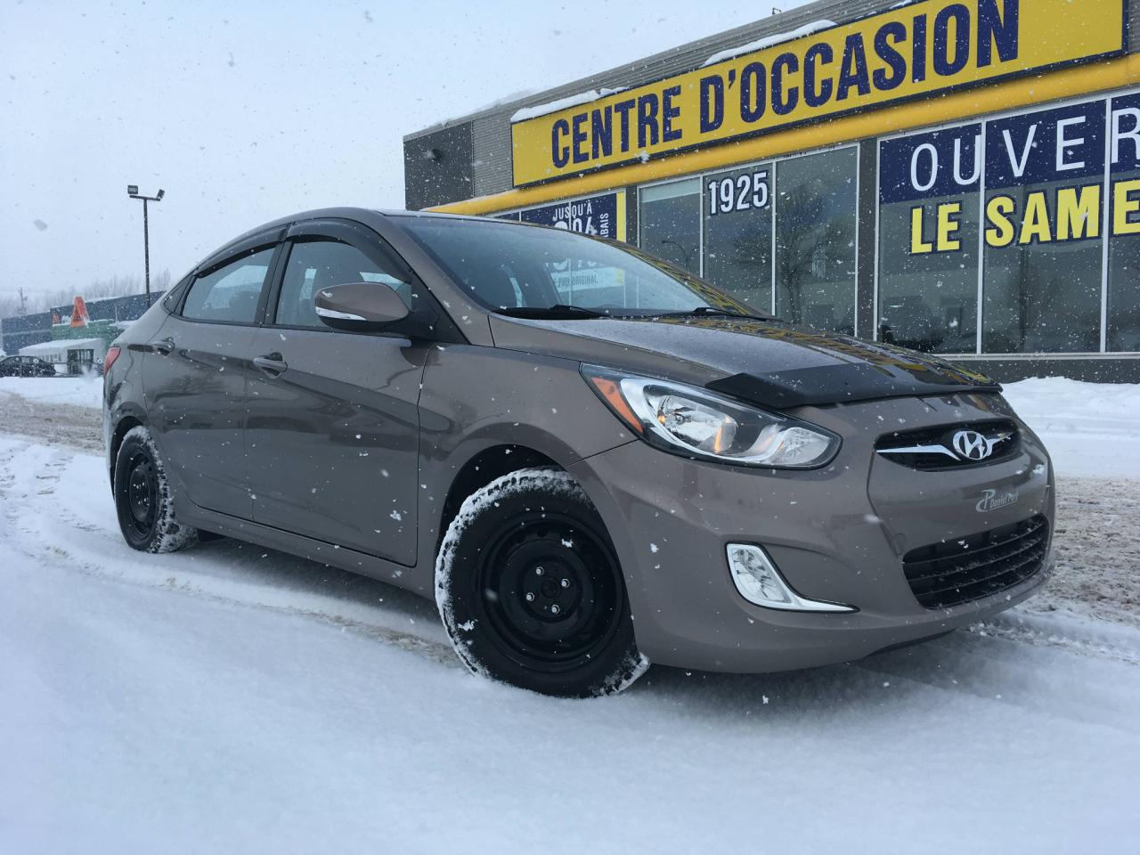 Used 2014 Hyundai Accent GLS TOIT MAGS for sale in Lévis, QC
