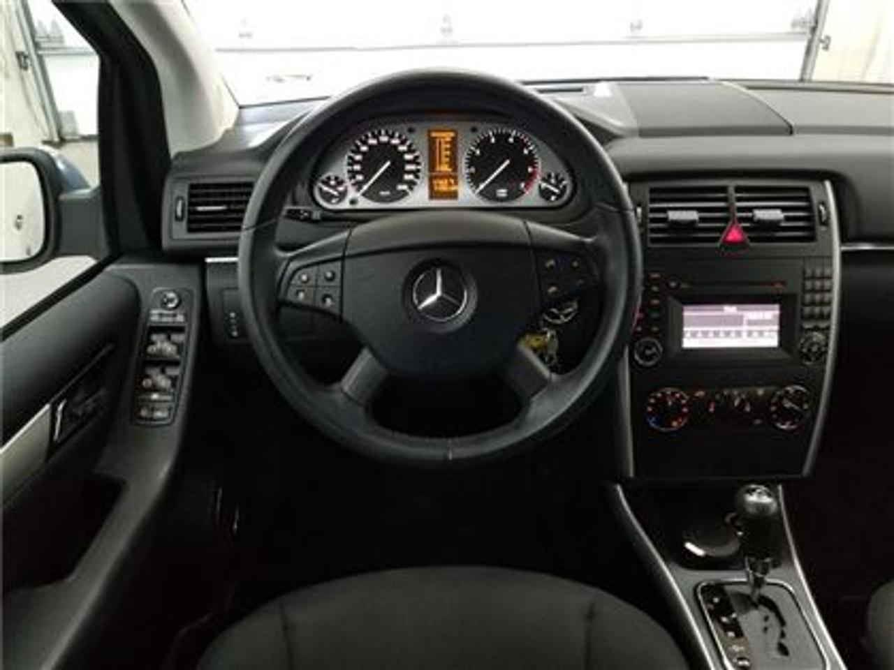 646104.11295715