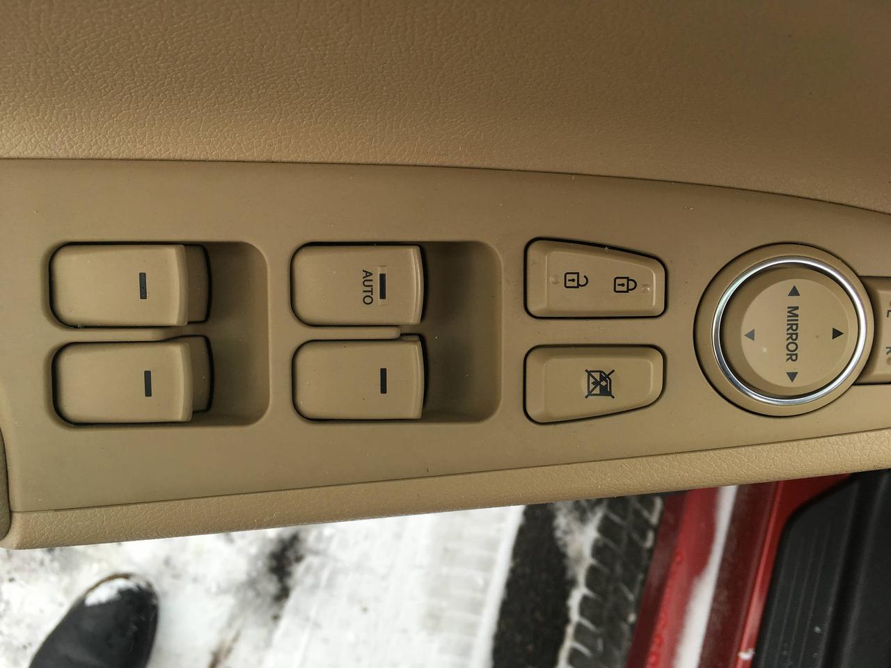 646113.11295975