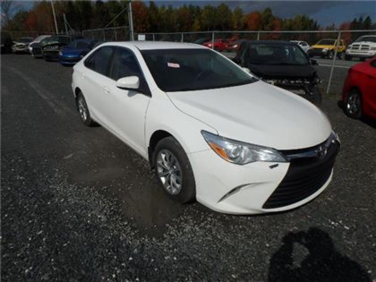 Used 2016 Toyota Camry LE for sale in St-Philibert, QC