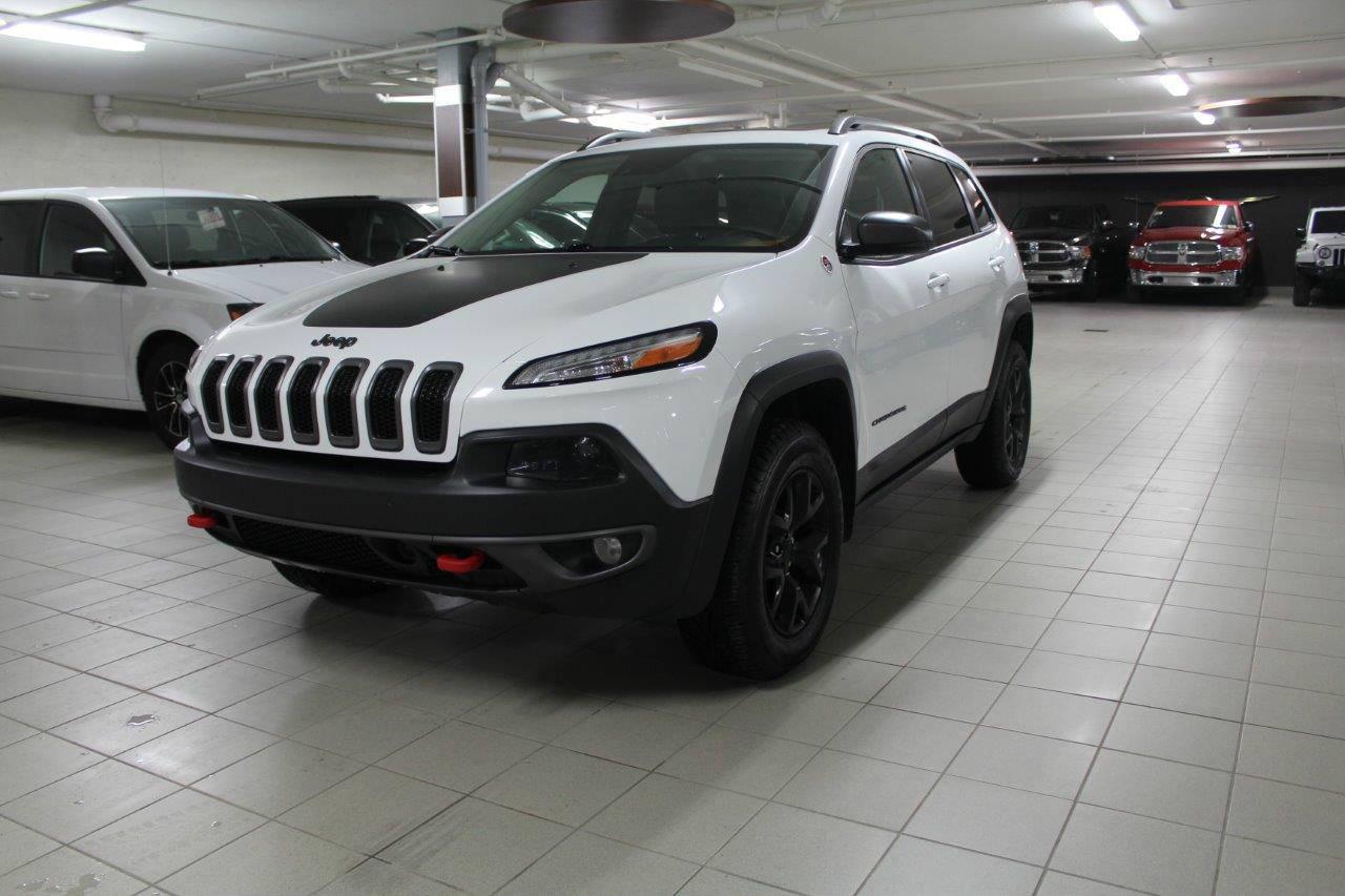 Used 2015 Jeep Cherokee TRAILHAWK 4X4 for sale in St-Eustache, QC